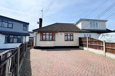 2 bedroom semi-detached bungalow for sale, Brocksford Avenue, Rayleigh, Essex
