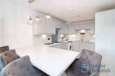 10 Great Clayne Road, Gravesend, DA12 2FG