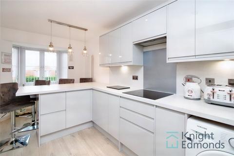 10 Great Clayne Road, Gravesend, DA12 2FG