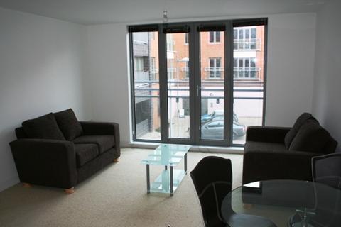 2 bedroom flat to rent, Cameronian Square, Gateshead NE8