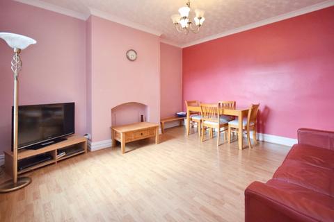 2 bedroom terraced house for sale, Leeds Road, Wakefield, West Yorkshire