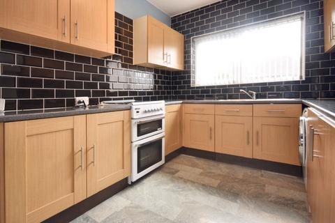 2 bedroom terraced house for sale, Leeds Road, Wakefield, West Yorkshire