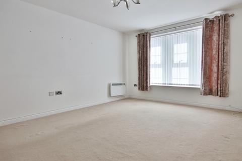 2 bedroom ground floor flat for sale, Ladybower Way, Kingswood, Hull, HU7 3BZ