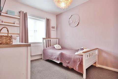 3 bedroom semi-detached house for sale, Furlong Drive, Kingswood, Hull, HU7 3FL