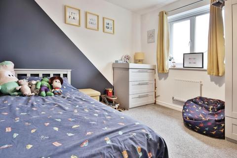 4 bedroom detached house for sale, Grosvenor Road, Kingswood, Hull,  HU7 3DS