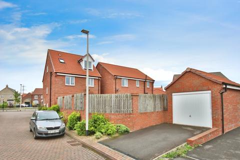 4 bedroom detached house for sale, Grosvenor Road, Kingswood, Hull,  HU7 3DS