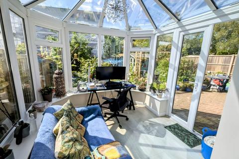 132 Chalet Hill, Bordon, GU35 0DF