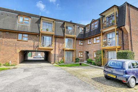 1 bedroom flat for sale, Chalkwell Park Drive, Leigh-On-Sea SS9