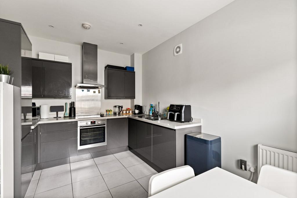 Richmond Way, Whitfield, Dover, CT16 2 bed semidetached house for sale £275,000