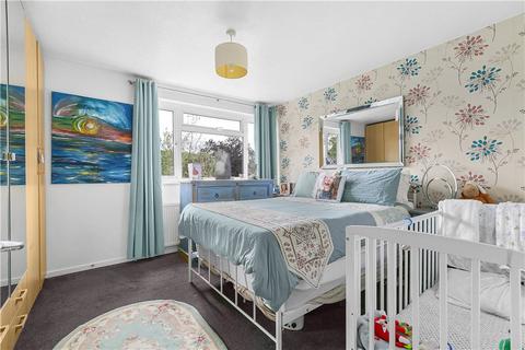 5 Fleetway, Egham, TW20 8UA