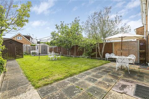 5 Fleetway, Egham, TW20 8UA