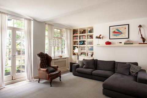 2 bedroom flat for sale, Ennismore Gardens, London SW7