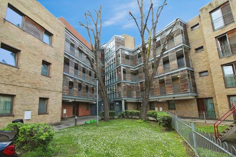 1 bedroom apartment to rent, Oberon Court, Forest Gate, E6 1BF