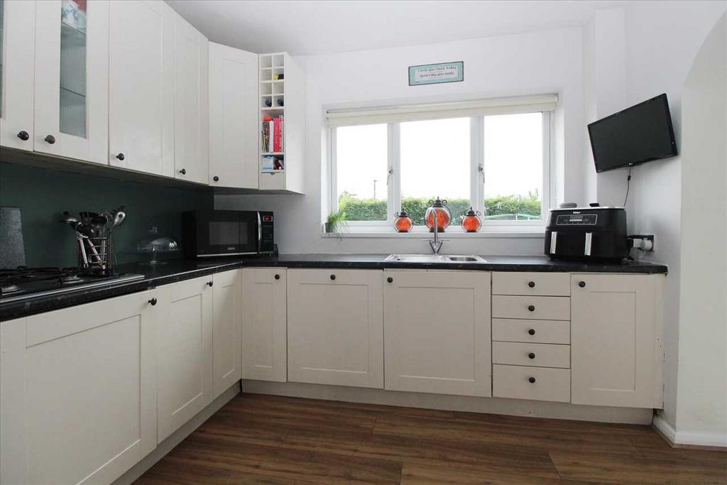 Kitchen /