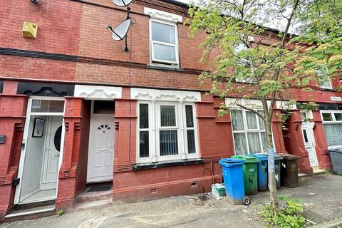 4 bedroom terraced house to rent, Hannah Street, Manchester, M12