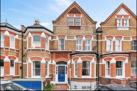 2 bedroom flat for sale, Lavender Gardens, London, SW11