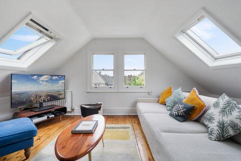 2 bedroom flat for sale, Lavender Gardens, London, SW11