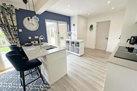 15 Douglas Road, Hollywood, Birmingham, B47 5JY