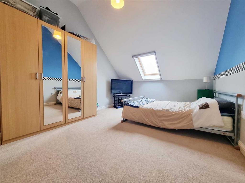 Bedroom 4: