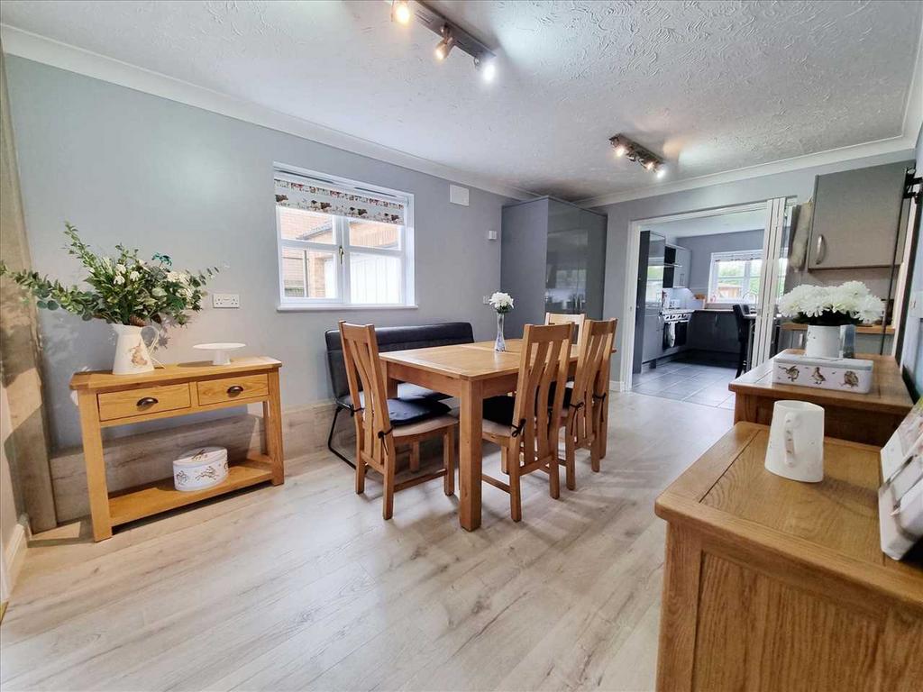 Dining Room:
