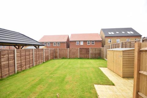 3 bedroom detached house to rent, Merlin Avenue Whitfield CT16