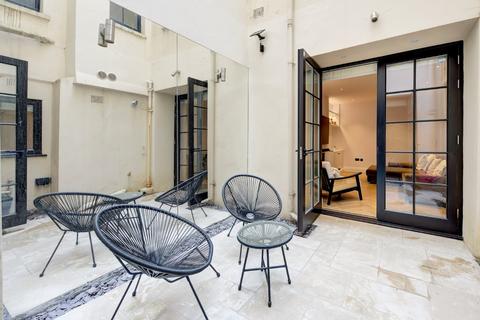 12b Queens Gardens, London, W2 3BA