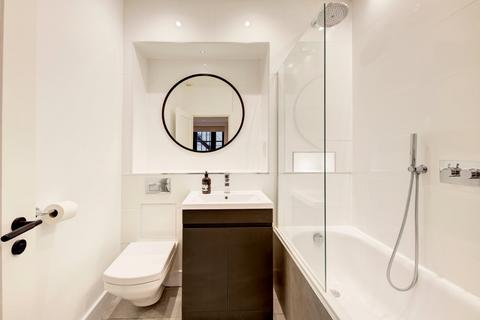 12b Queens Gardens, London, W2 3BA