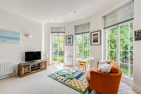 Apartment 2, 3 Alexander Terrace, Worthing, BN11 1YH