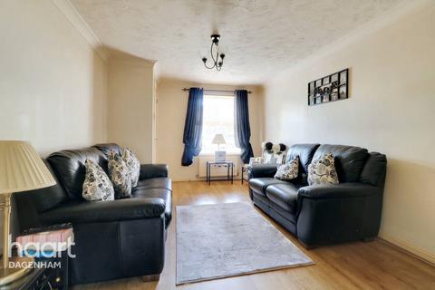 20 Stocker Gardens, Dagenham, RM9 4HL