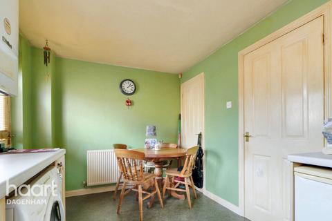 20 Stocker Gardens, Dagenham, RM9 4HL