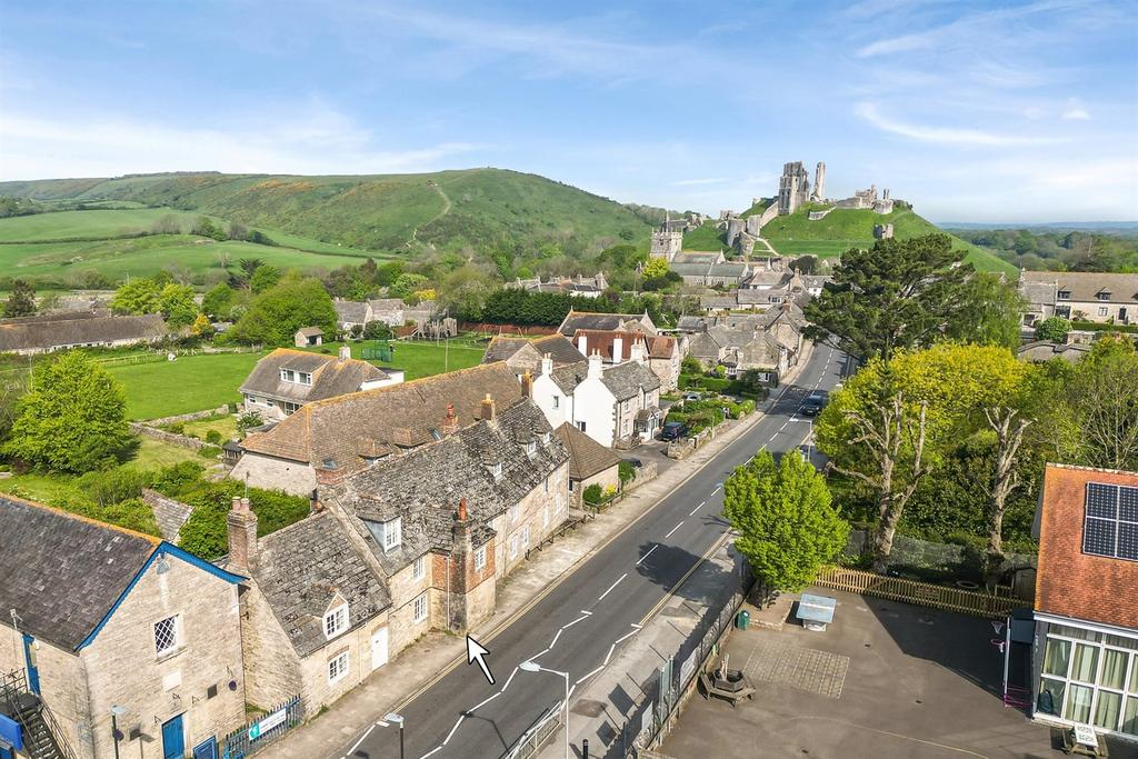 Corfe Castle 4 bed end of terrace house for sale £900,000