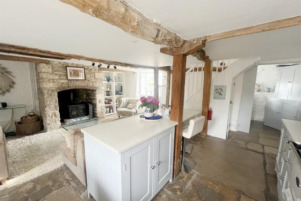 Corfe Castle 4 bed end of terrace house for sale £900,000