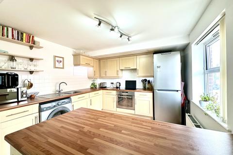 2 bedroom flat for sale, Hurst Road, Kennington, Ashford, Kent