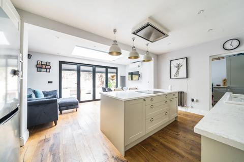 32 Edward Road, Hampton Hill, Hampton, TW12 1LG
