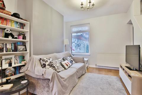 2 bedroom end of terrace house for sale, Thoresby Street, Hull, HU5 3RE