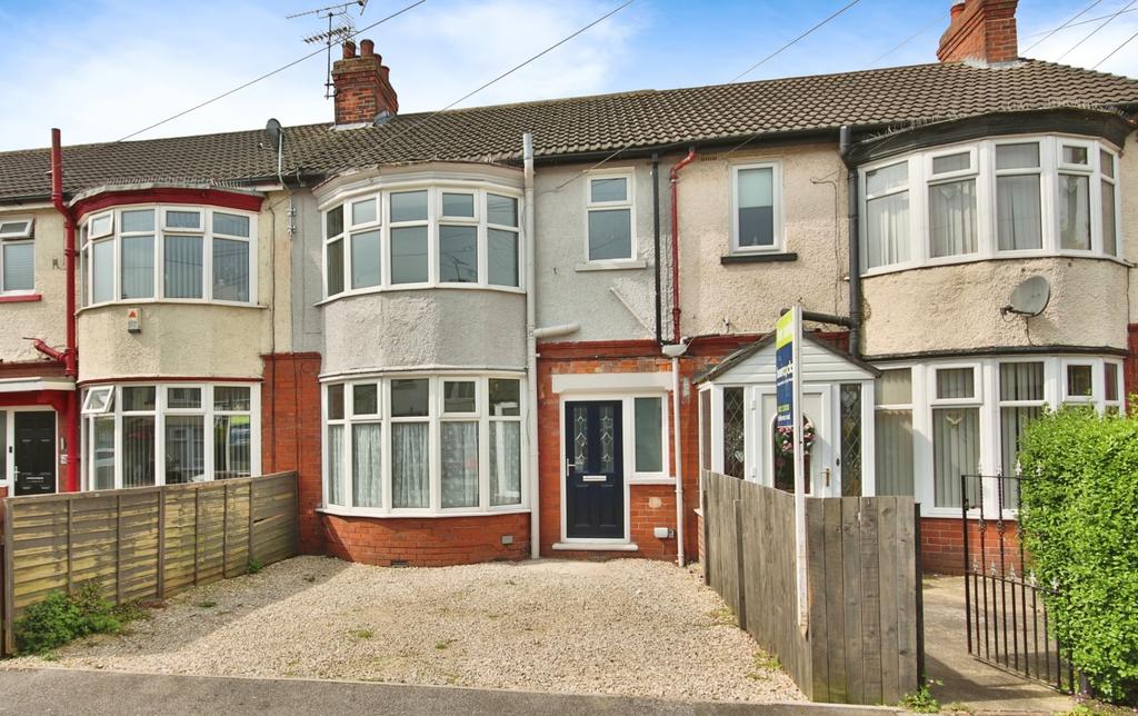 Lake Drive, Hull, HU8 9AU 3 bed terraced house £150,000