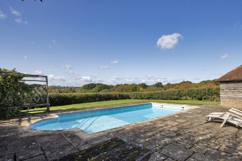 Boxhurst Boxhurst, Sandhurst, Cranbrook, TN18 5PE