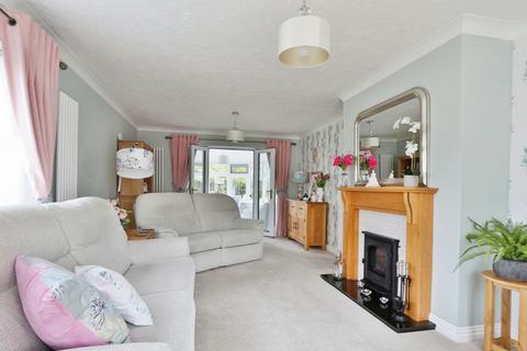 4 bedroom detached bungalow for sale, Watson Drive, Hedon, Hull, HU12 8LU
