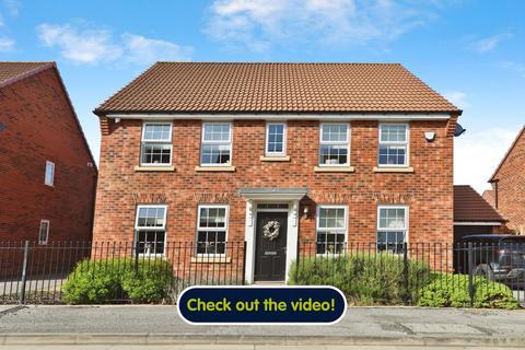 4 bedroom detached house for sale, Lawrance Avenue, Anlaby, Hull, HU10 7DL