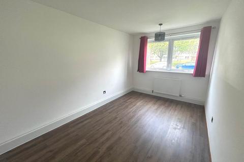 2 bedroom flat to rent, Rannoch Drive, Renfrew