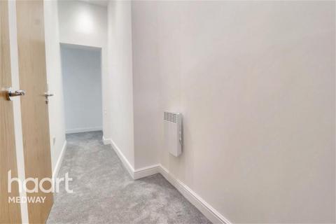 2 bedroom flat to rent, St Bartholemew's Place, Rochester, ME1