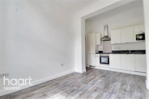 2 bedroom flat to rent, St Bartholemew's Place, Rochester, ME1