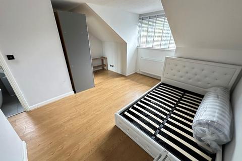 2 bedroom flat to rent, Ryans Court, Ridgway Road, Luton, Bedfordshire, LU2 7RS