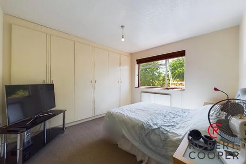 318 Field End Road, Ruislip, HA4 9PA