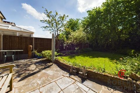 318 Field End Road, Ruislip, HA4 9PA