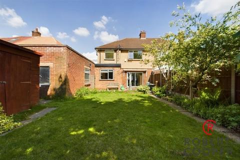 318 Field End Road, Ruislip, HA4 9PA