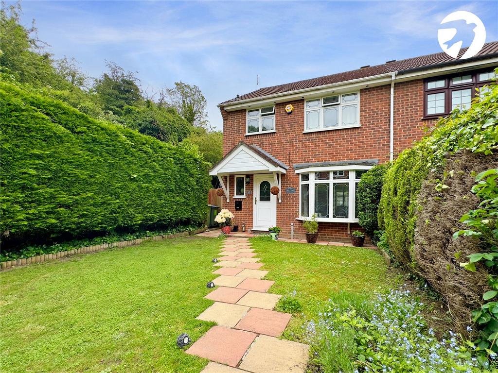 Glendale, Swanley, Kent, BR8 3 bed semidetached house for sale £425,000
