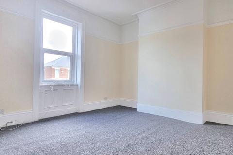 3 bedroom flat to rent, Albert Road, Jarrow NE32