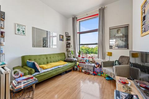 1 bedroom flat for sale, Kentish Town Road, NW5