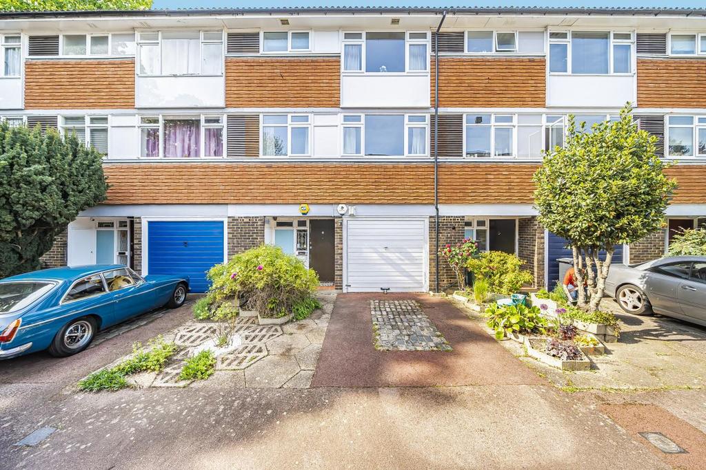 Pymers Mead, West Dulwich 4 bed terraced house for sale £750,000